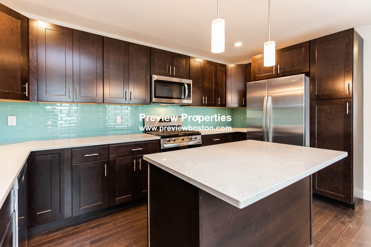 478 Fulton St, Medford