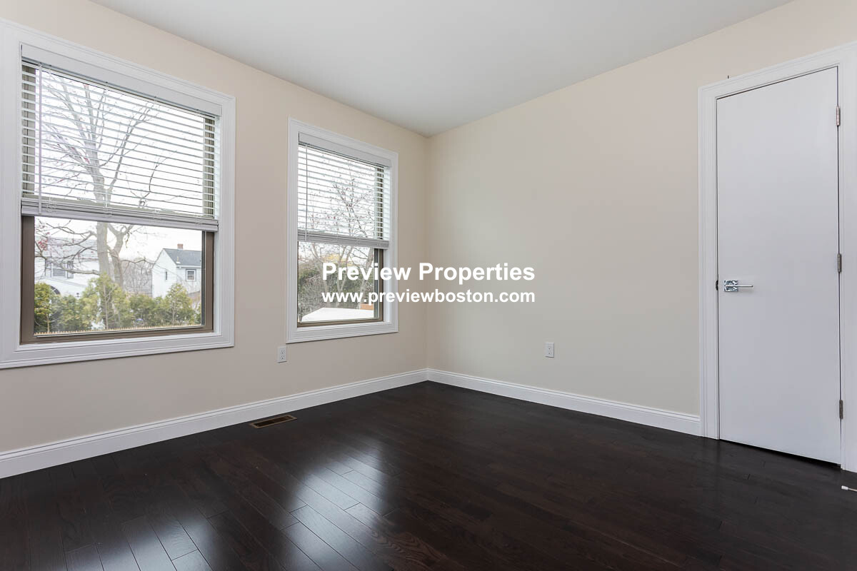 478 Fulton St, Medford