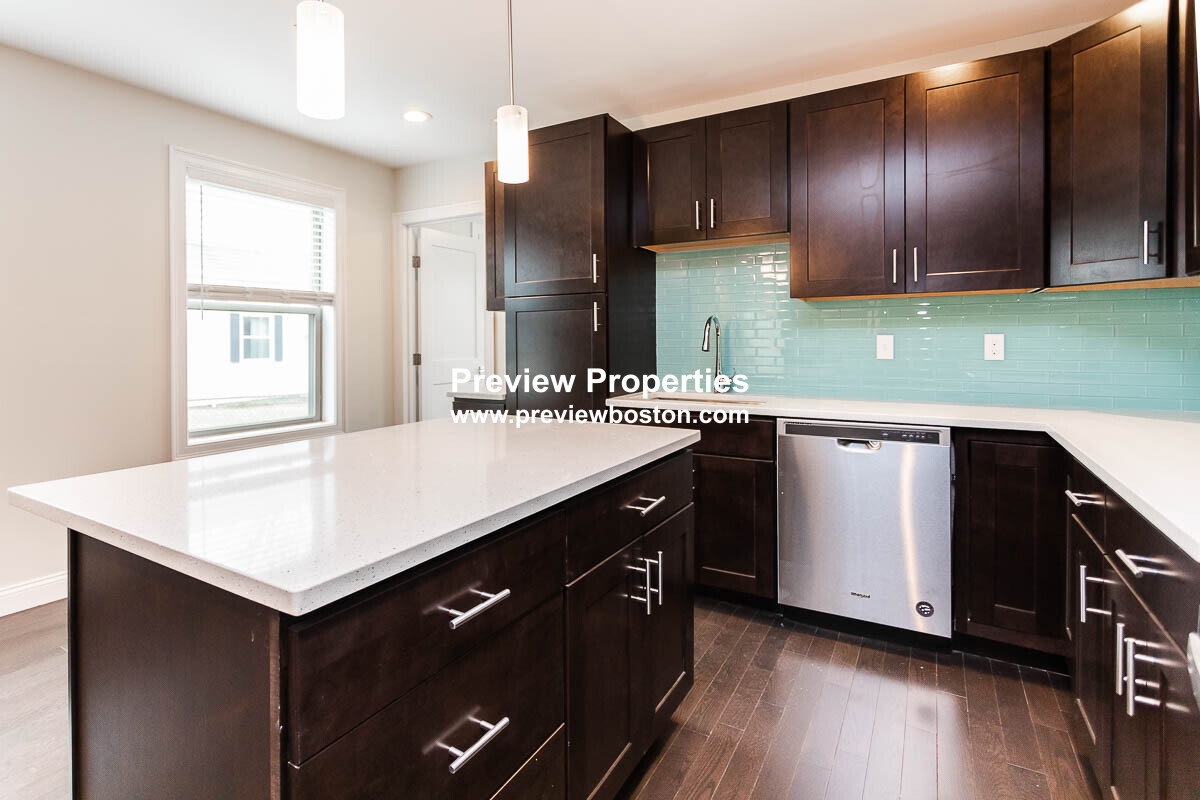 478 Fulton St, Medford