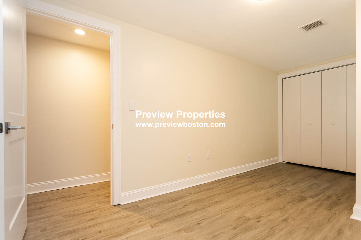 478 Fulton St, Medford