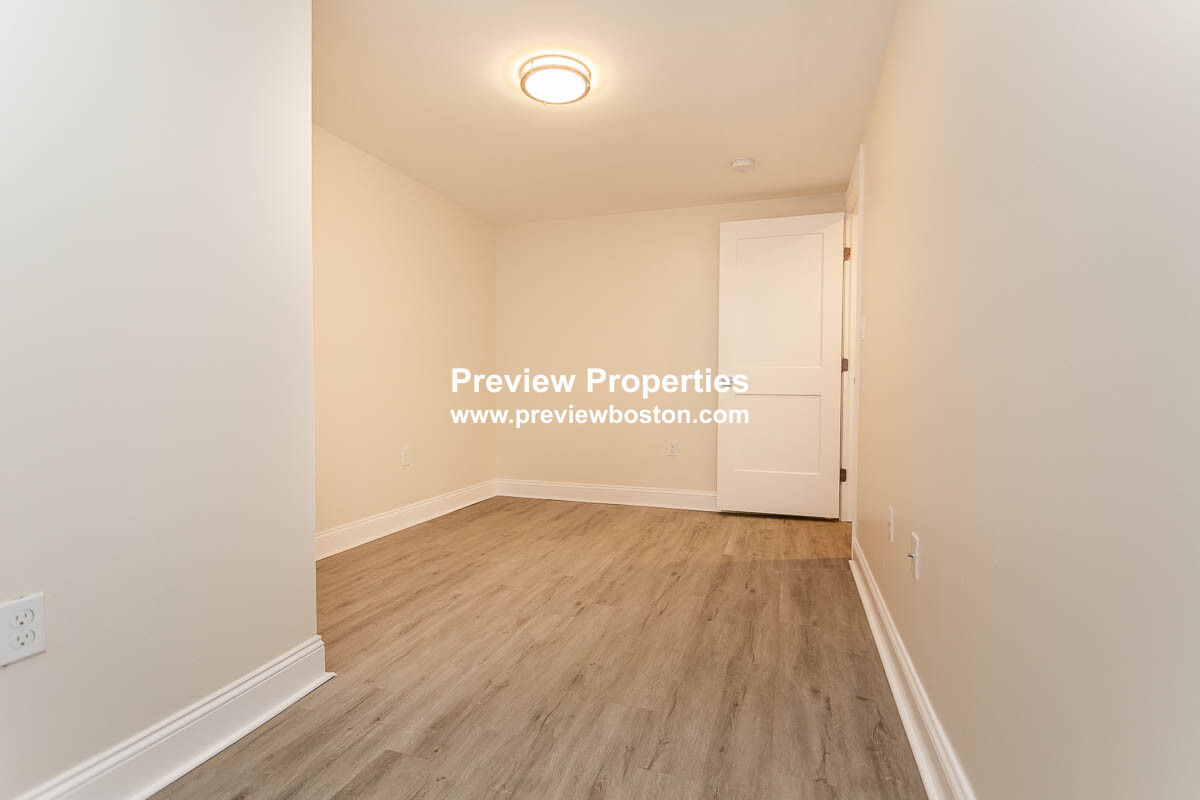 478 Fulton St, Medford