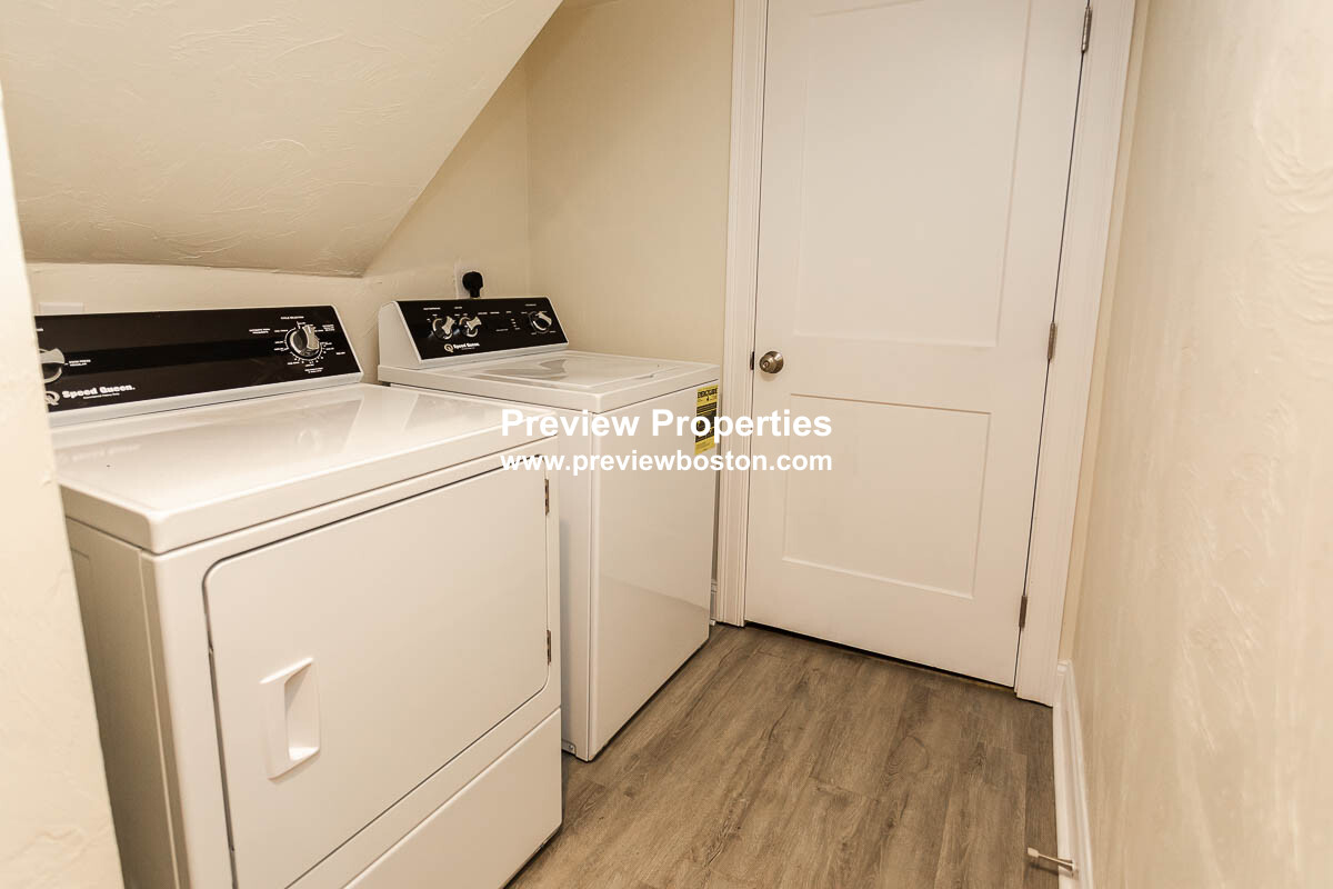 478 Fulton St, Medford