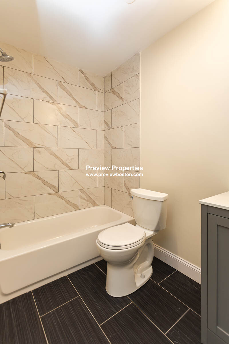 478 Fulton St, Medford