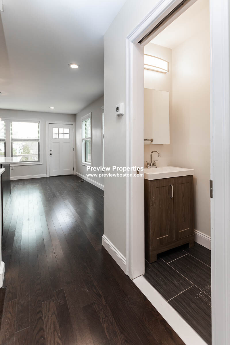 478 Fulton St, Medford