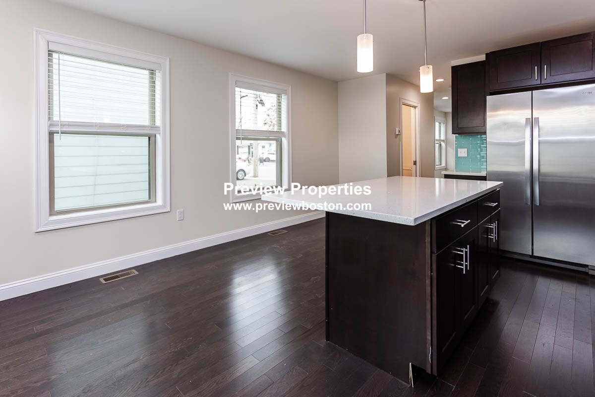 478 Fulton St, Medford