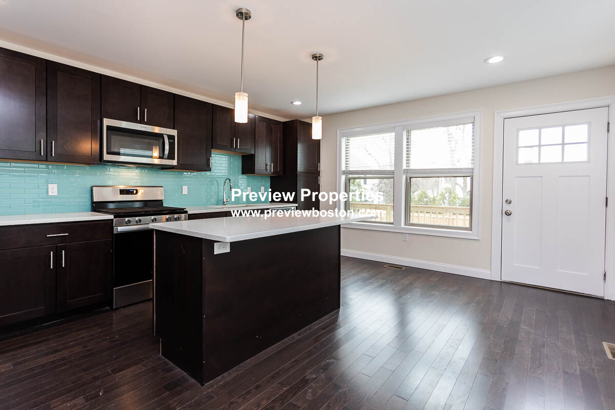 478 Fulton St, Medford