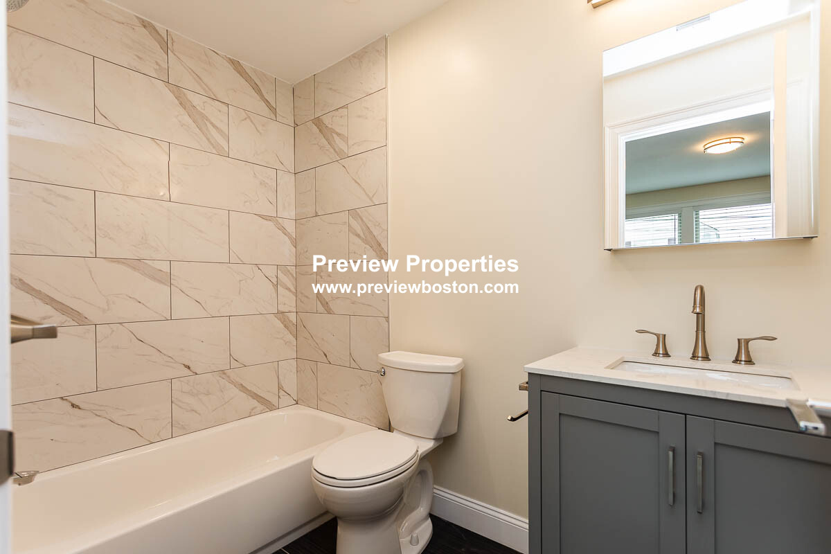 478 Fulton St, Medford