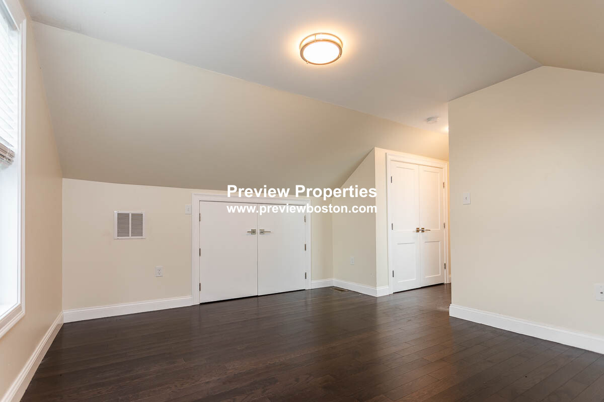 478 Fulton St, Medford