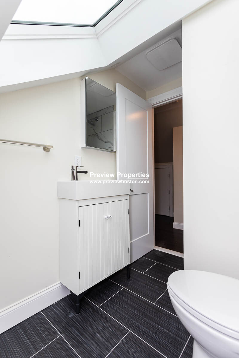 478 Fulton St, Medford