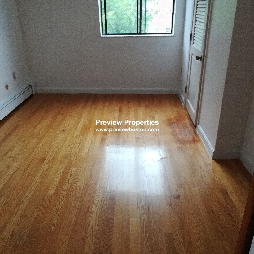 2 bed, 1 bath apartment for rent at 21 Billings Rd Unit 3, Quincy — photo 5 of 6