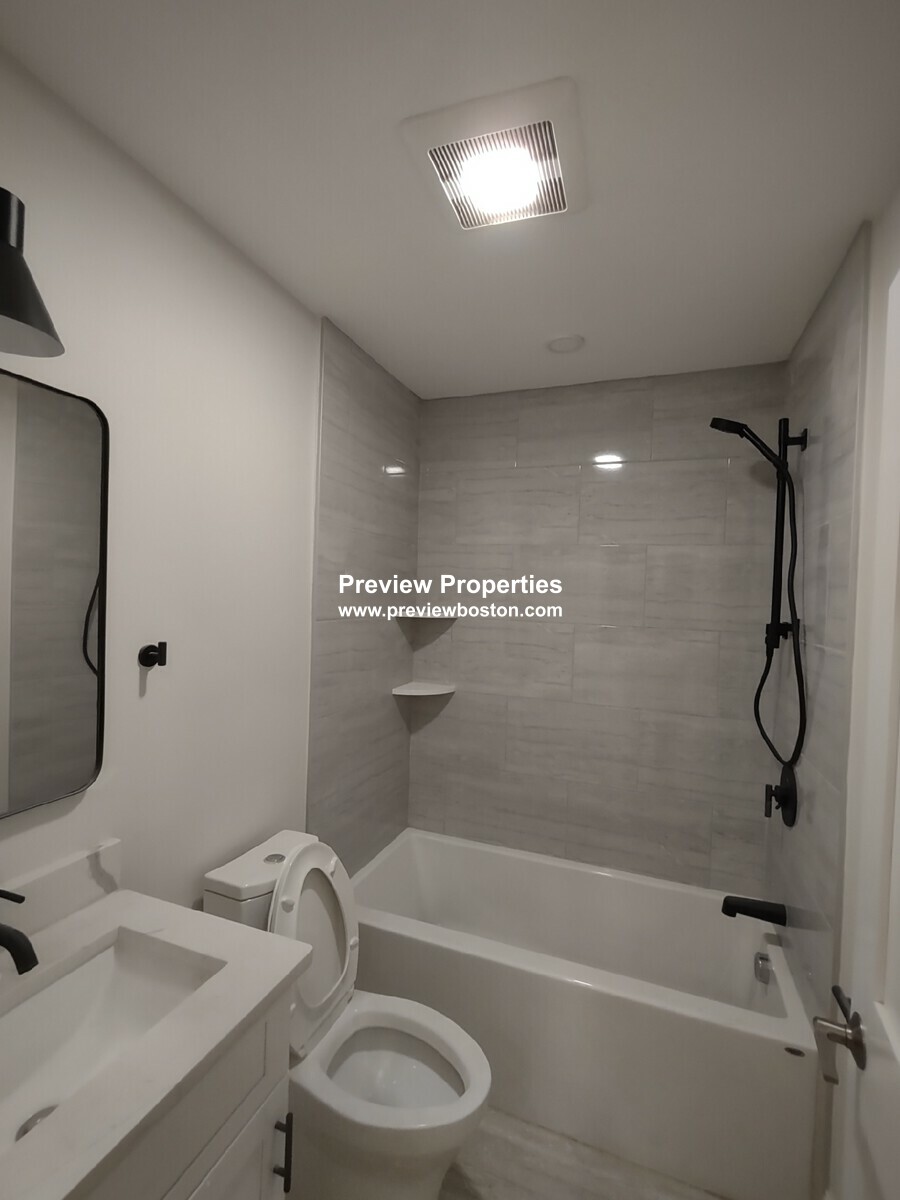 4 bed, 4+ bath apartment for rent at 226 Saratoga St Unit 1, East Boston — photo 7 of 12