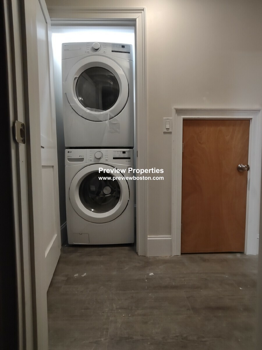 4 bed, 4+ bath apartment for rent at 226 Saratoga St Unit 1, East Boston — photo 12 of 12