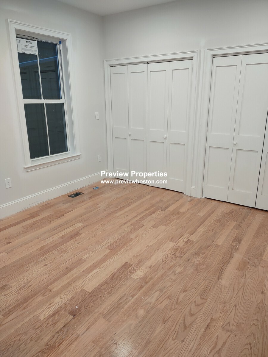 4 bed, 4+ bath apartment for rent at 226 Saratoga St Unit 1, East Boston — photo 1 of 12
