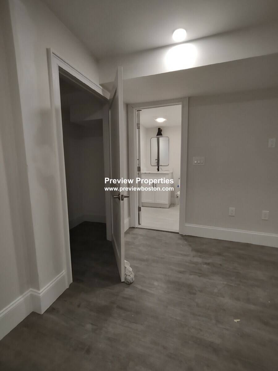 4 bed, 4+ bath apartment for rent at 226 Saratoga St Unit 1, East Boston — photo 9 of 12