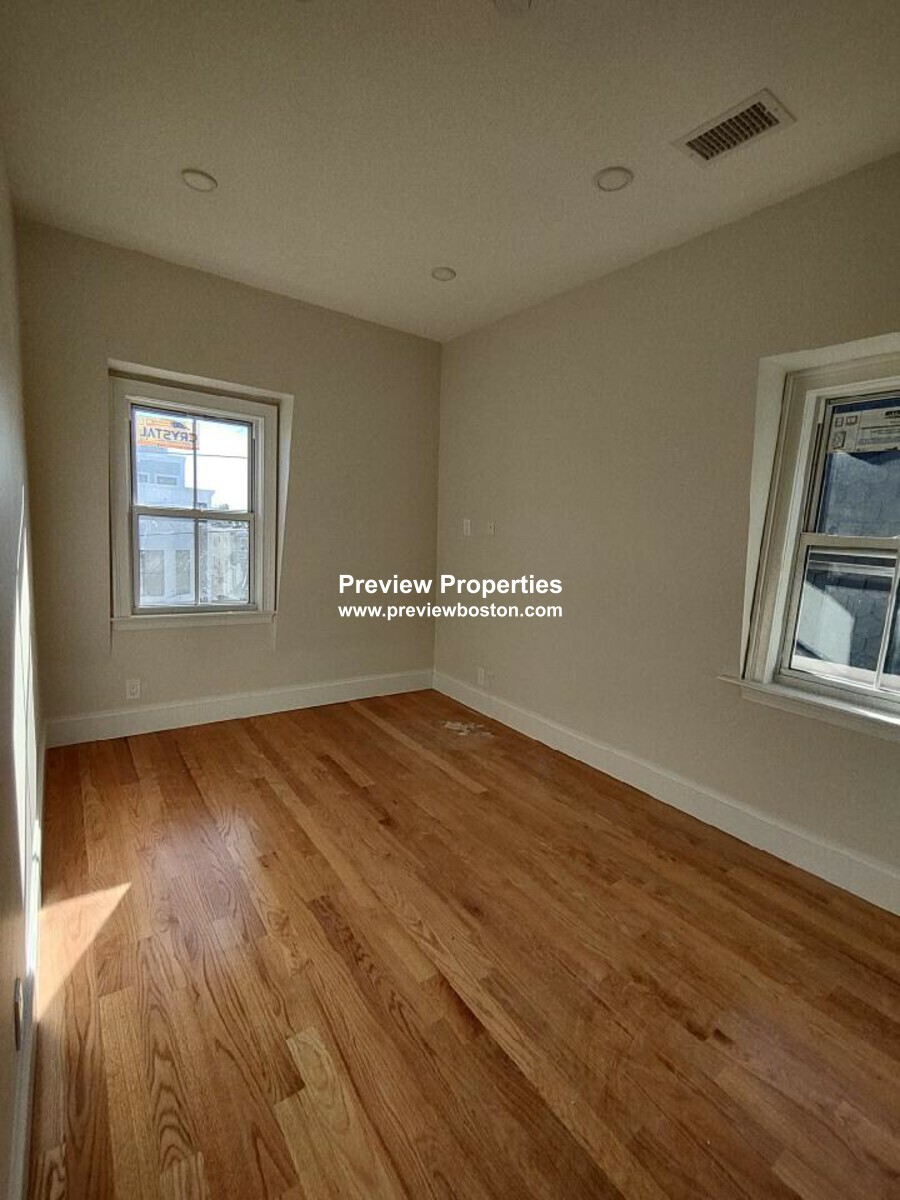 2 bed, 2 bath apartment for rent at 226 Saratoga St Unit 3, East Boston — photo 5 of 11