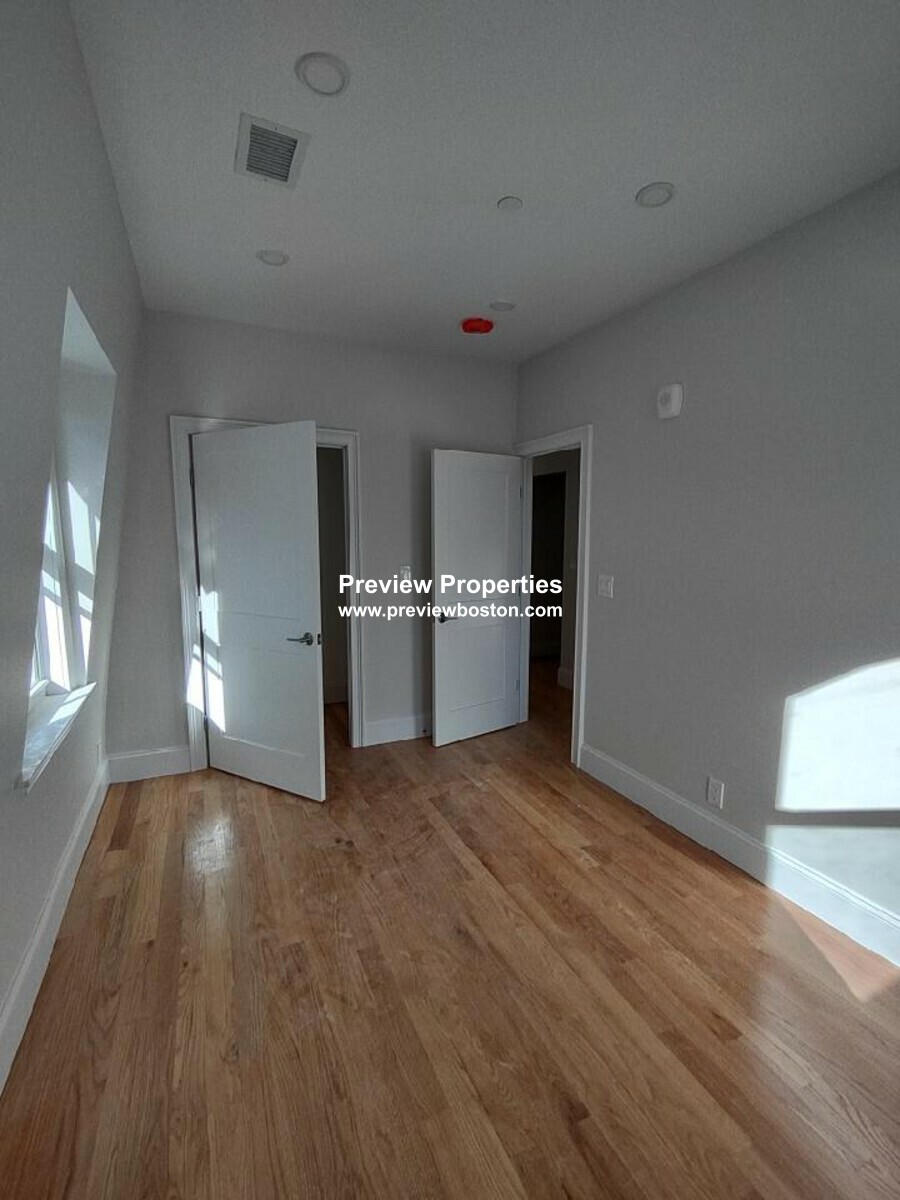 2 bed, 2 bath apartment for rent at 226 Saratoga St Unit 3, East Boston — photo 1 of 11