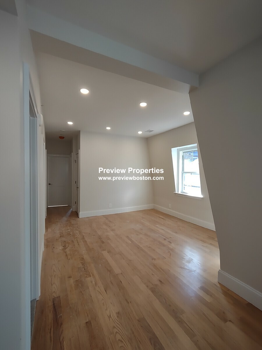 2 bed, 2 bath apartment for rent at 226 Saratoga St Unit 3, East Boston — photo 2 of 11