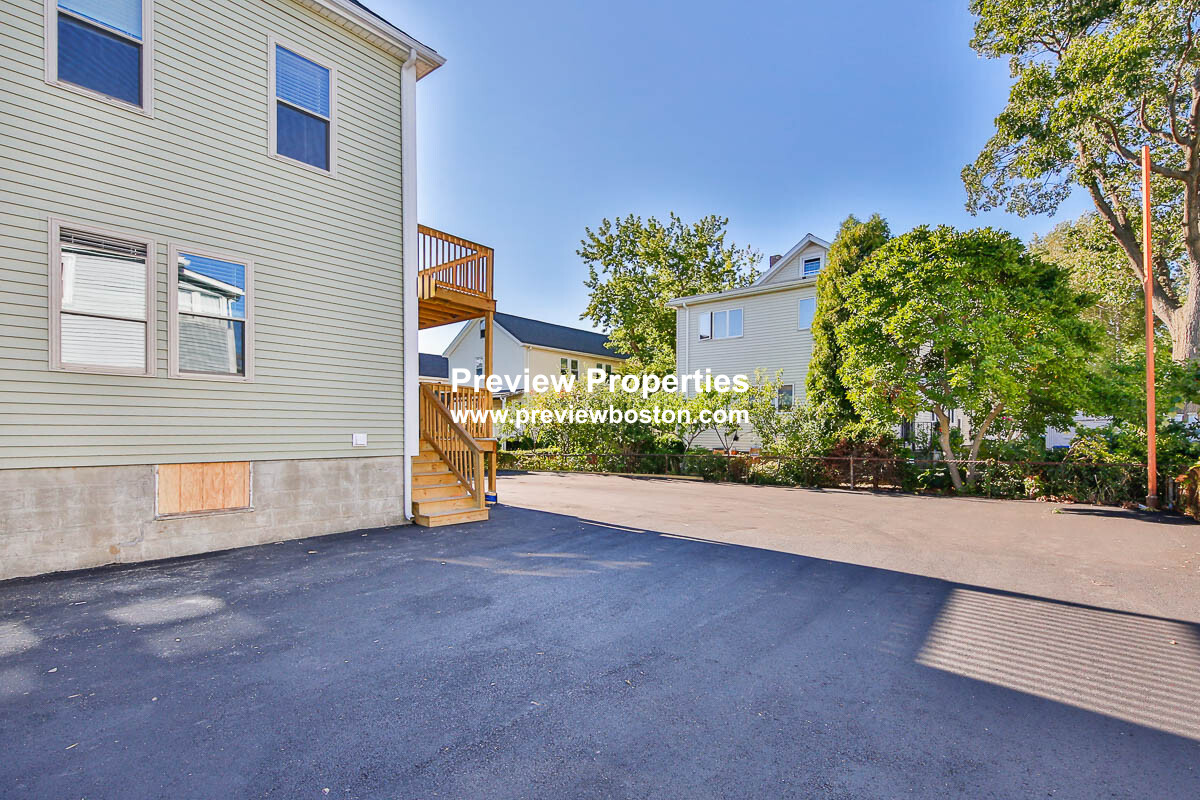 39 Harvard St, Medford