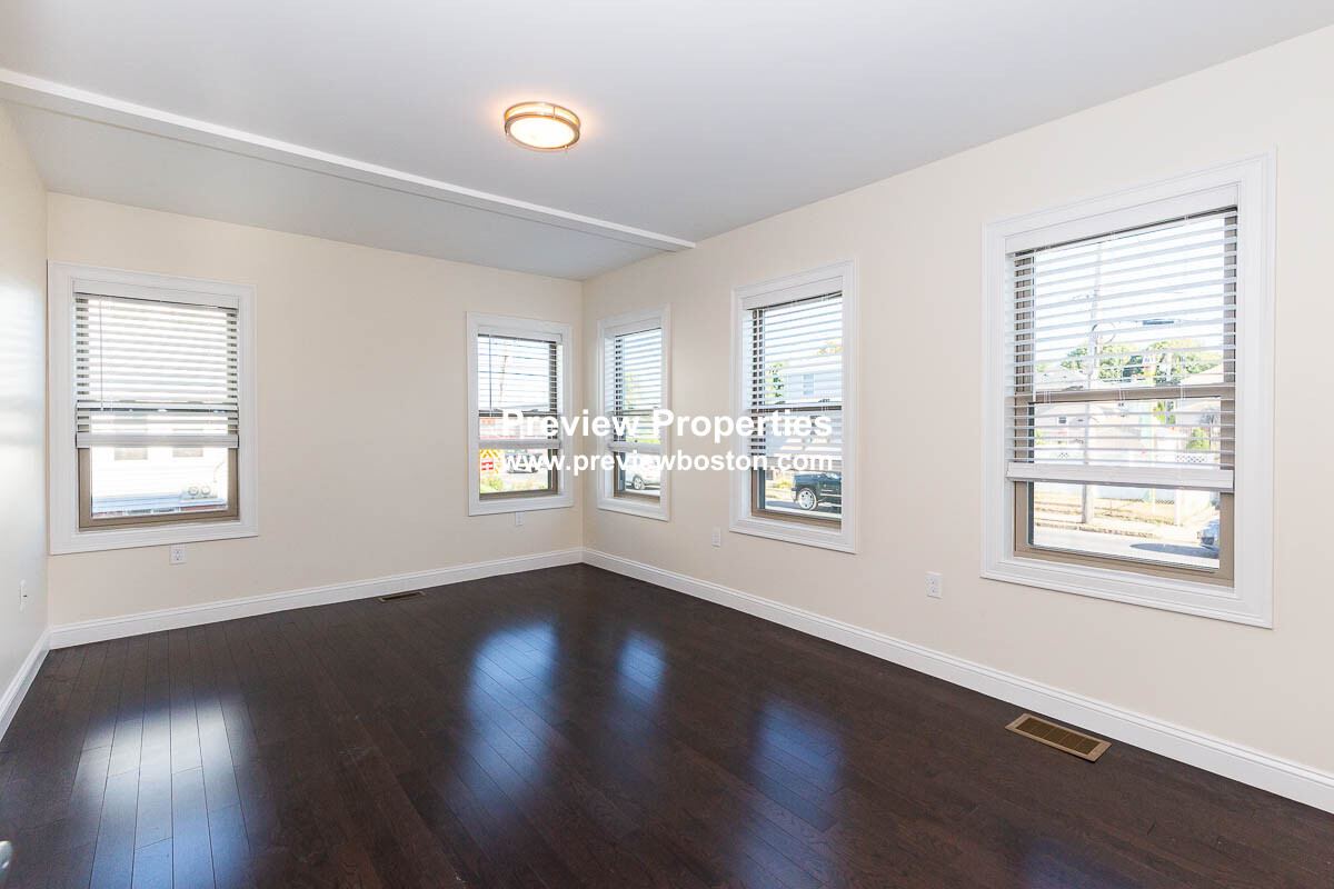 39 Harvard St, Medford