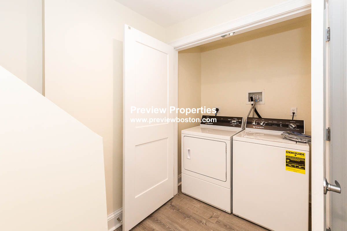 39 Harvard St, Medford