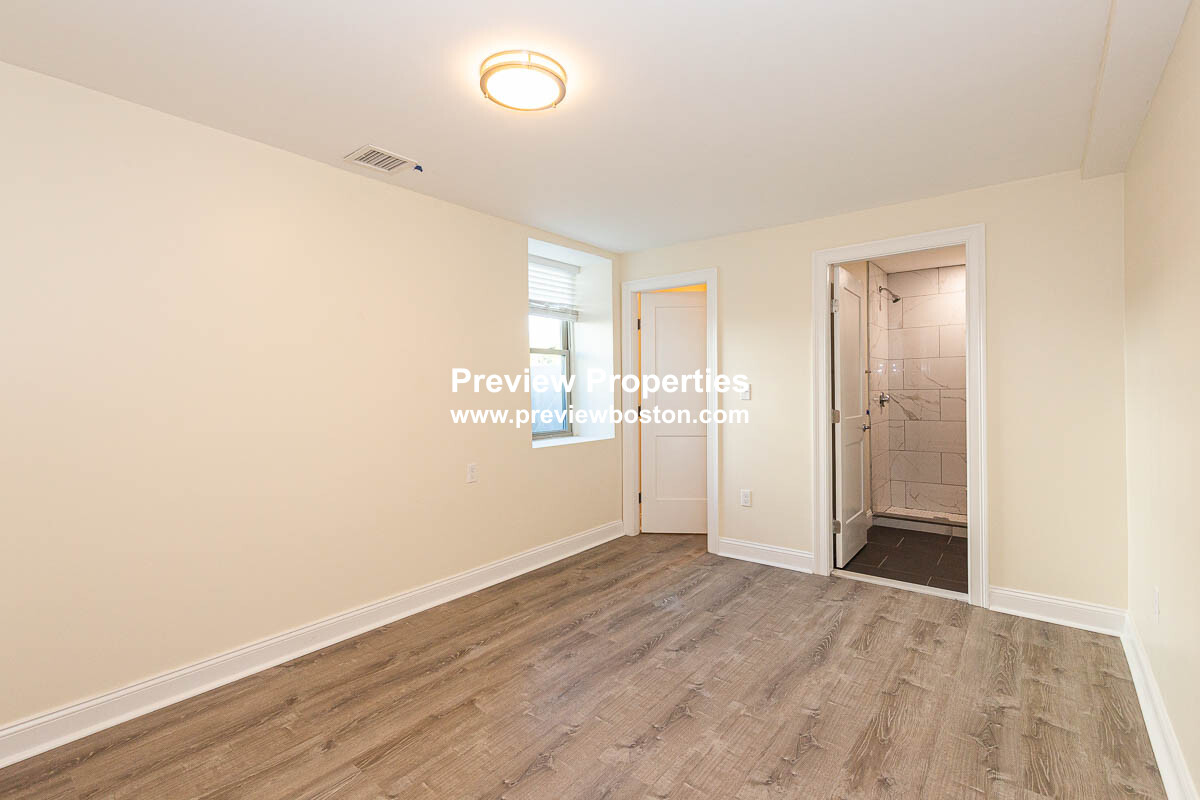 39 Harvard St, Medford