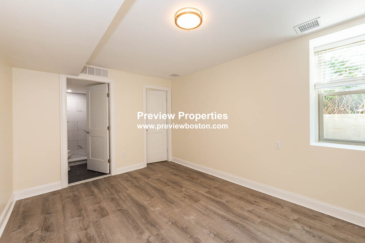 39 Harvard St, Medford