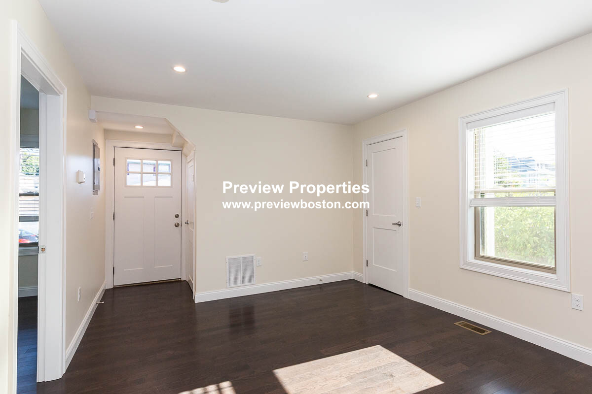 39 Harvard St, Medford