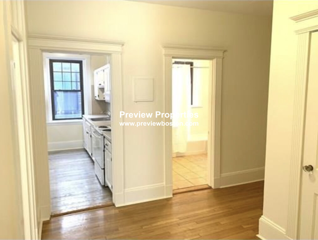 75 Longwood Ave, Longwood