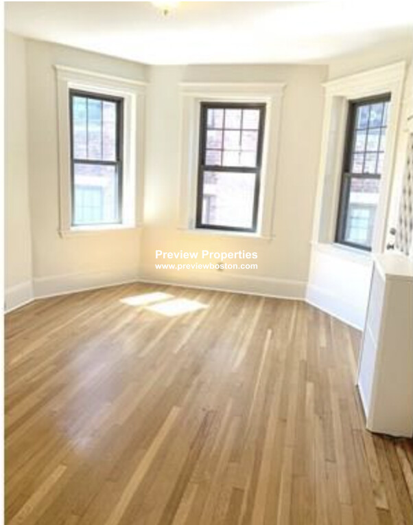 75 Longwood Ave, Longwood