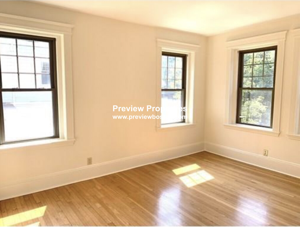 75 Longwood Ave, Longwood