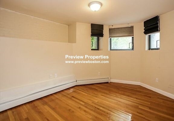 1868 Commonwealth Ave, Brighton