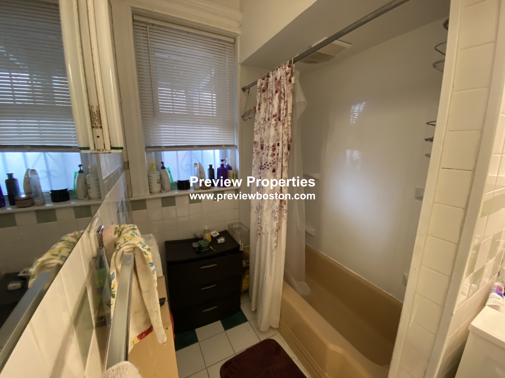 15 Mount Hood Rd, Brighton