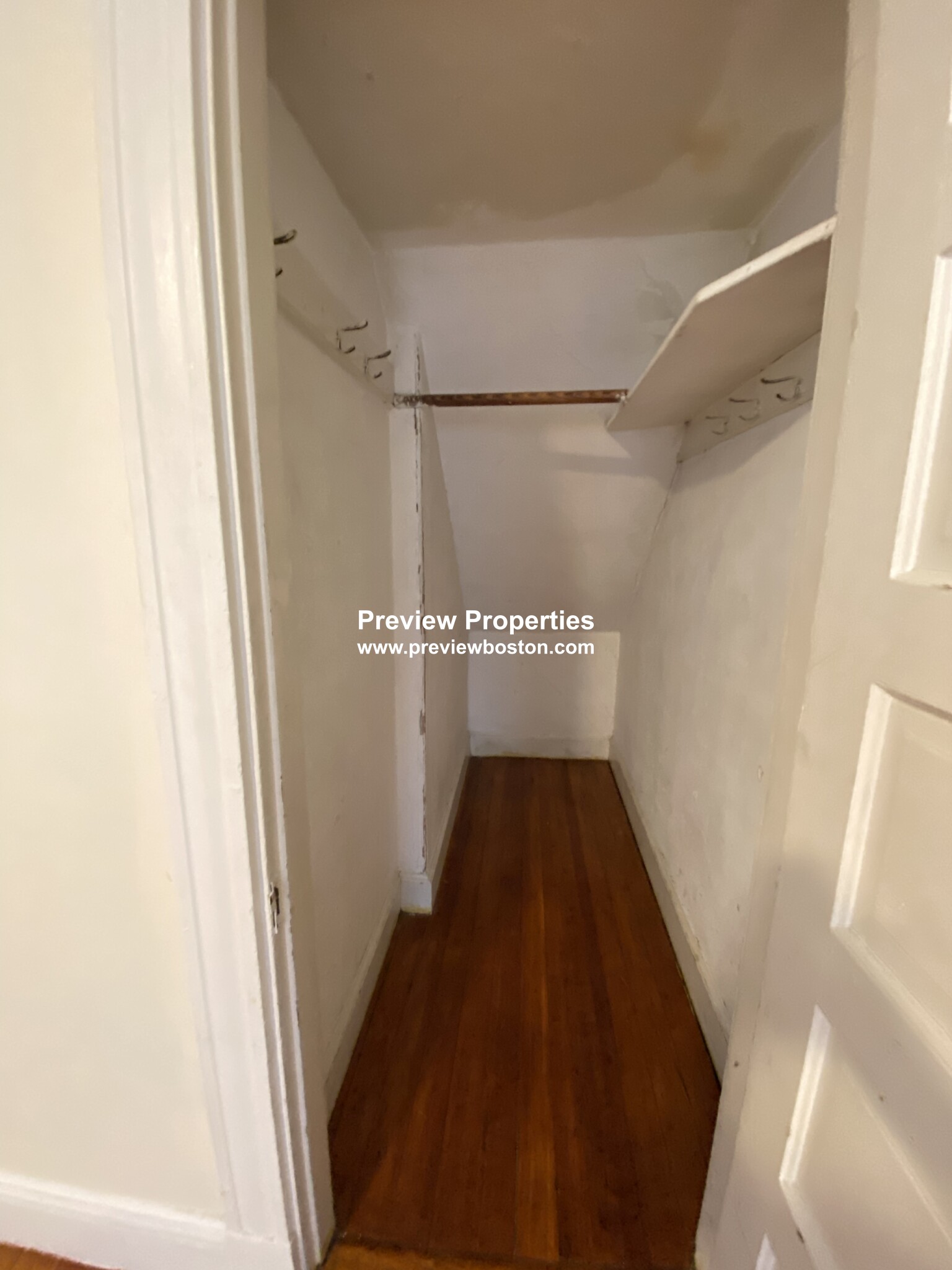 15 Mount Hood Rd, Brighton