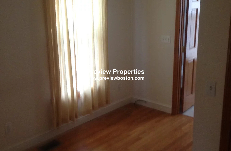 49 Pearl St, Newton