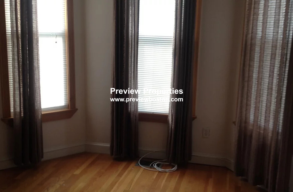 49 Pearl St, Newton