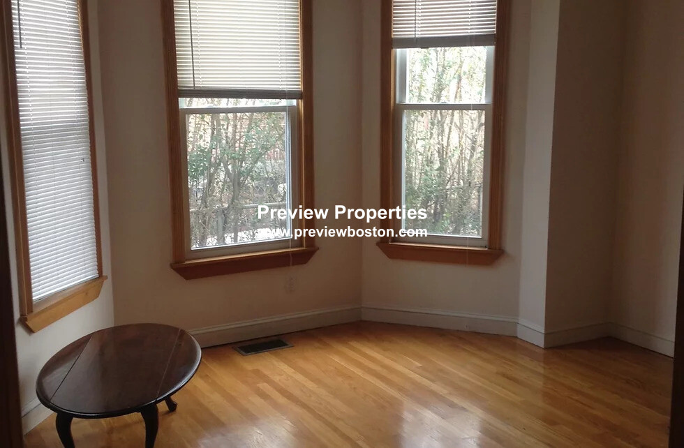 49 Pearl St, Newton