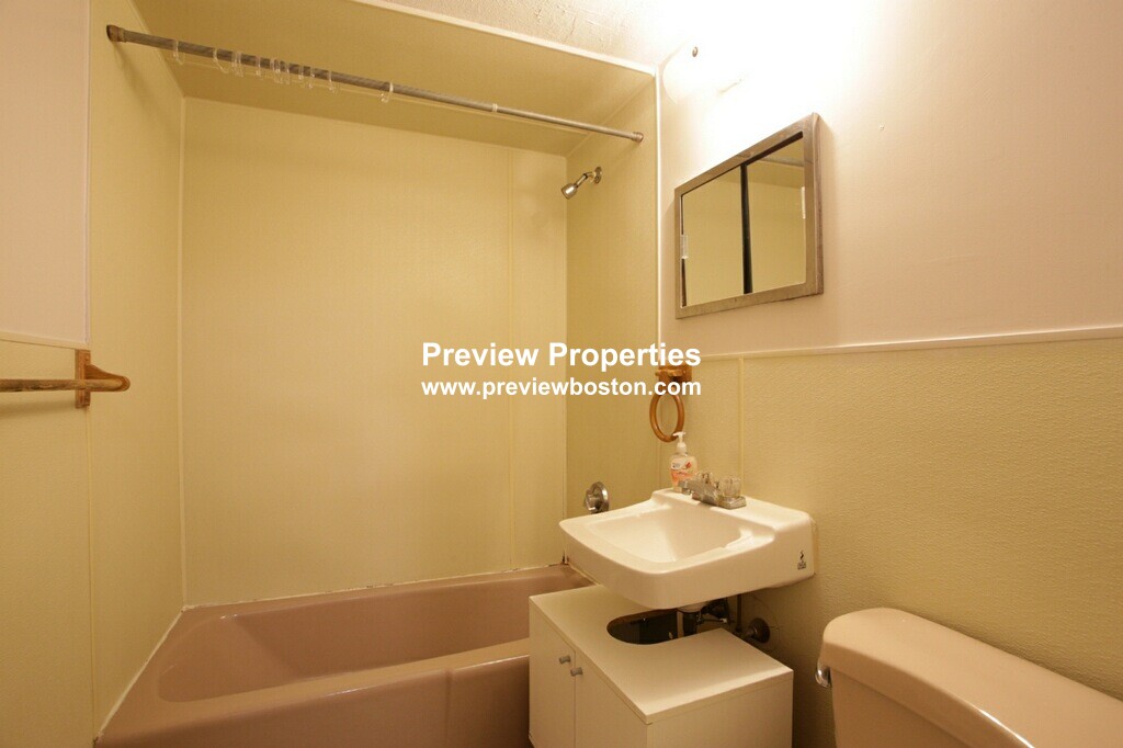 15 Walbridge St, Allston