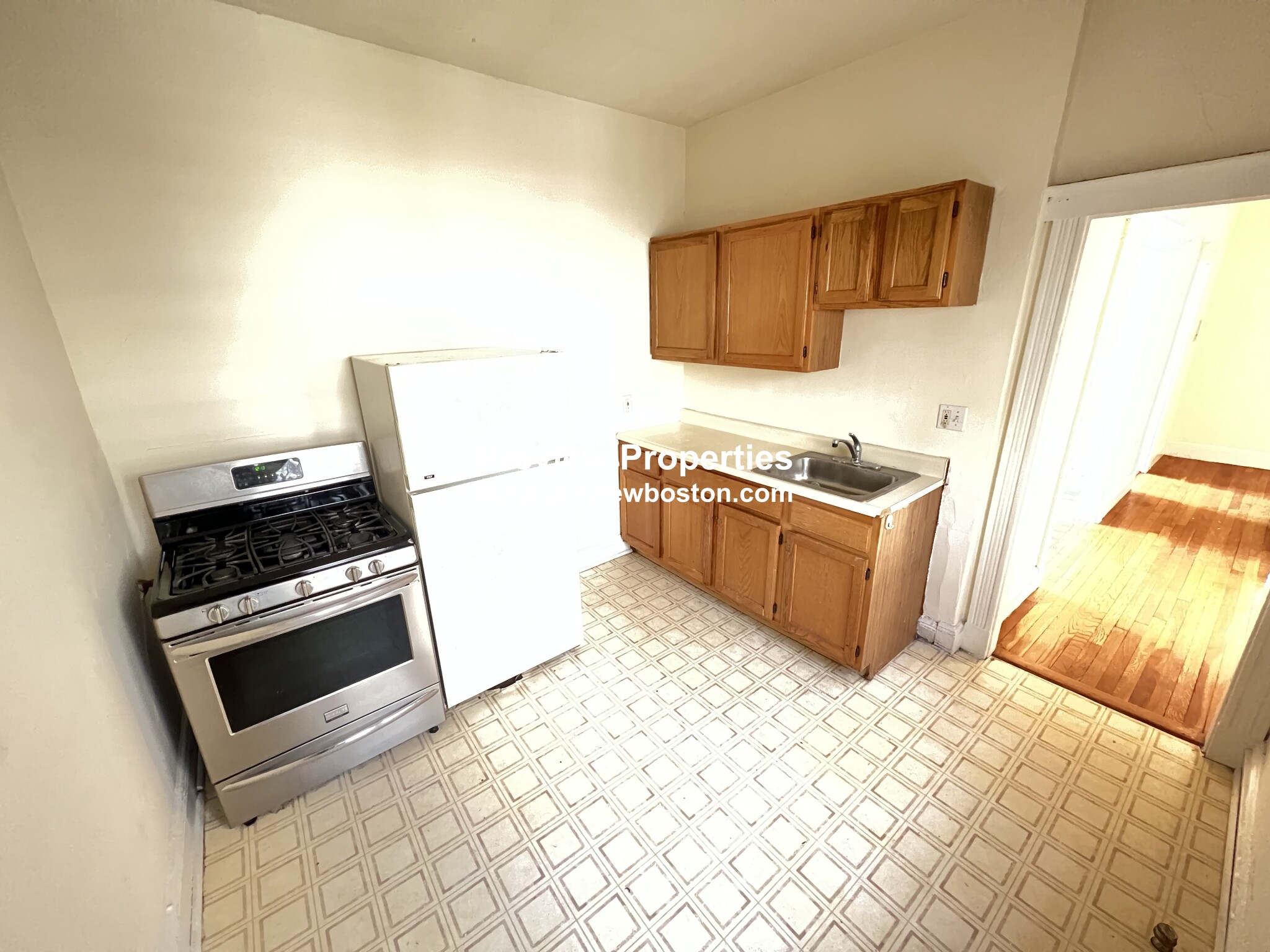 2 bed, 1 bath apartment for rent at 1715 Commonwealth Ave Unit 9, Brighton — photo 5 of 7