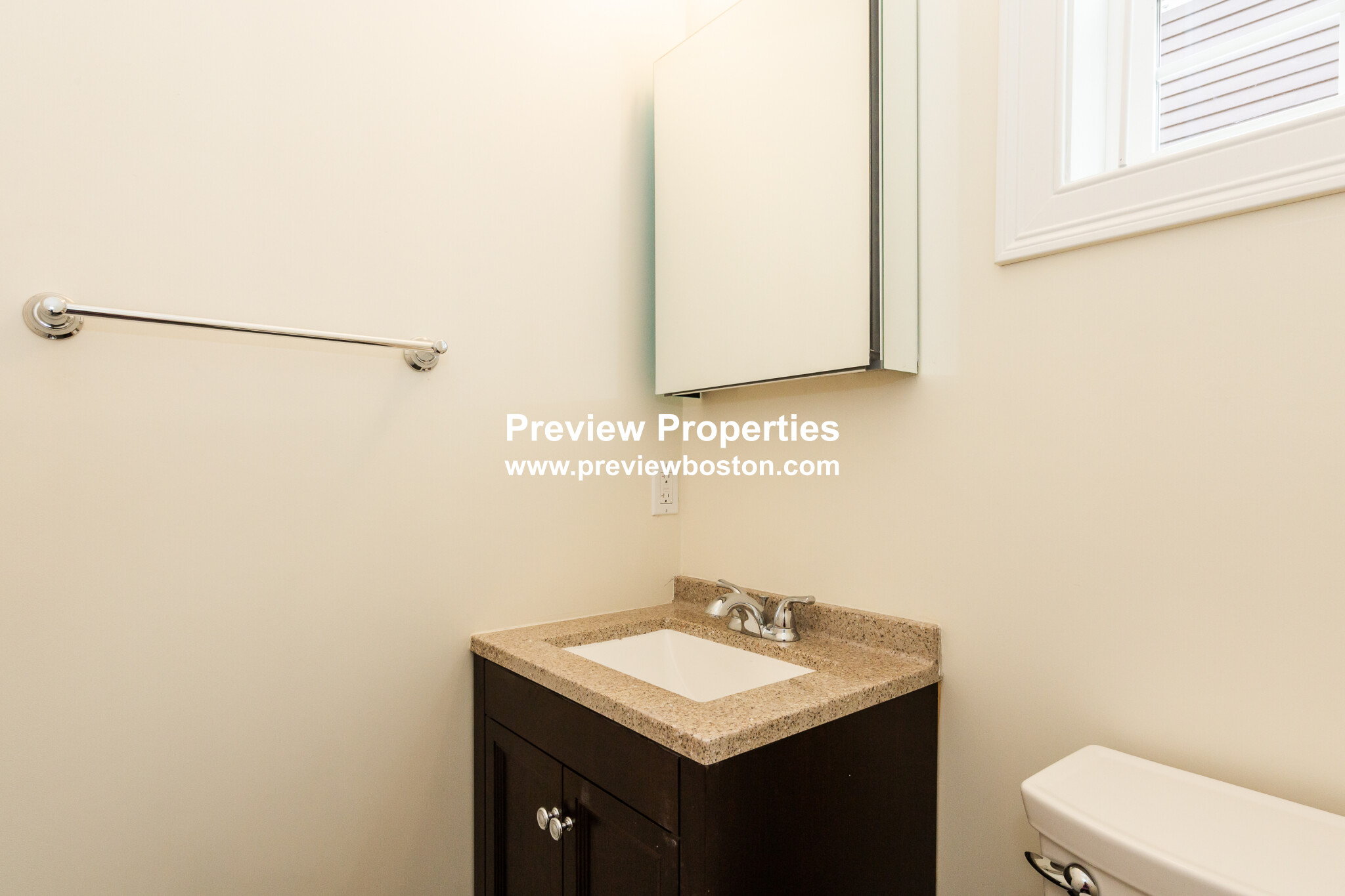 51 Fulton St, Medford