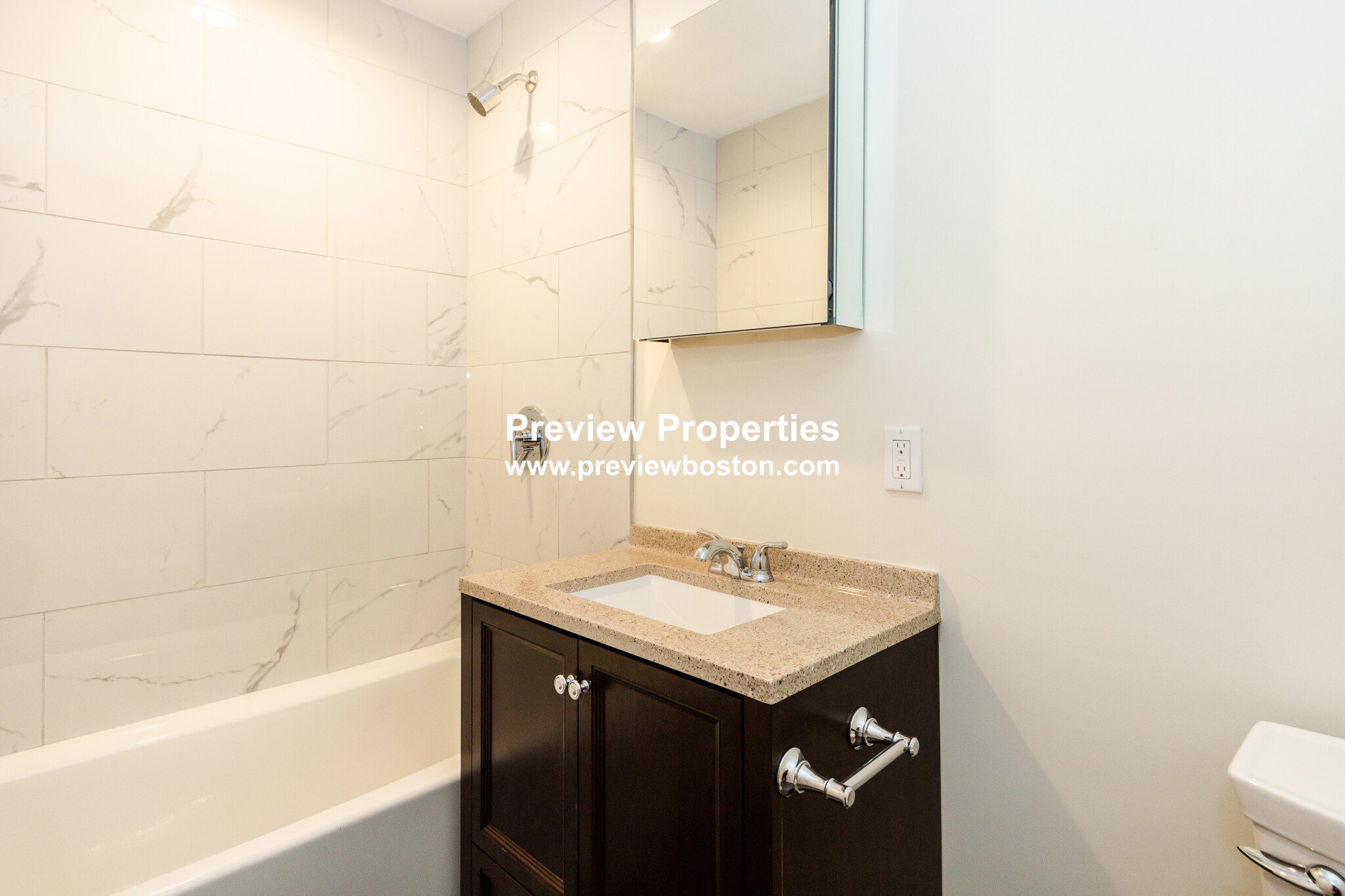 51 Fulton St, Medford