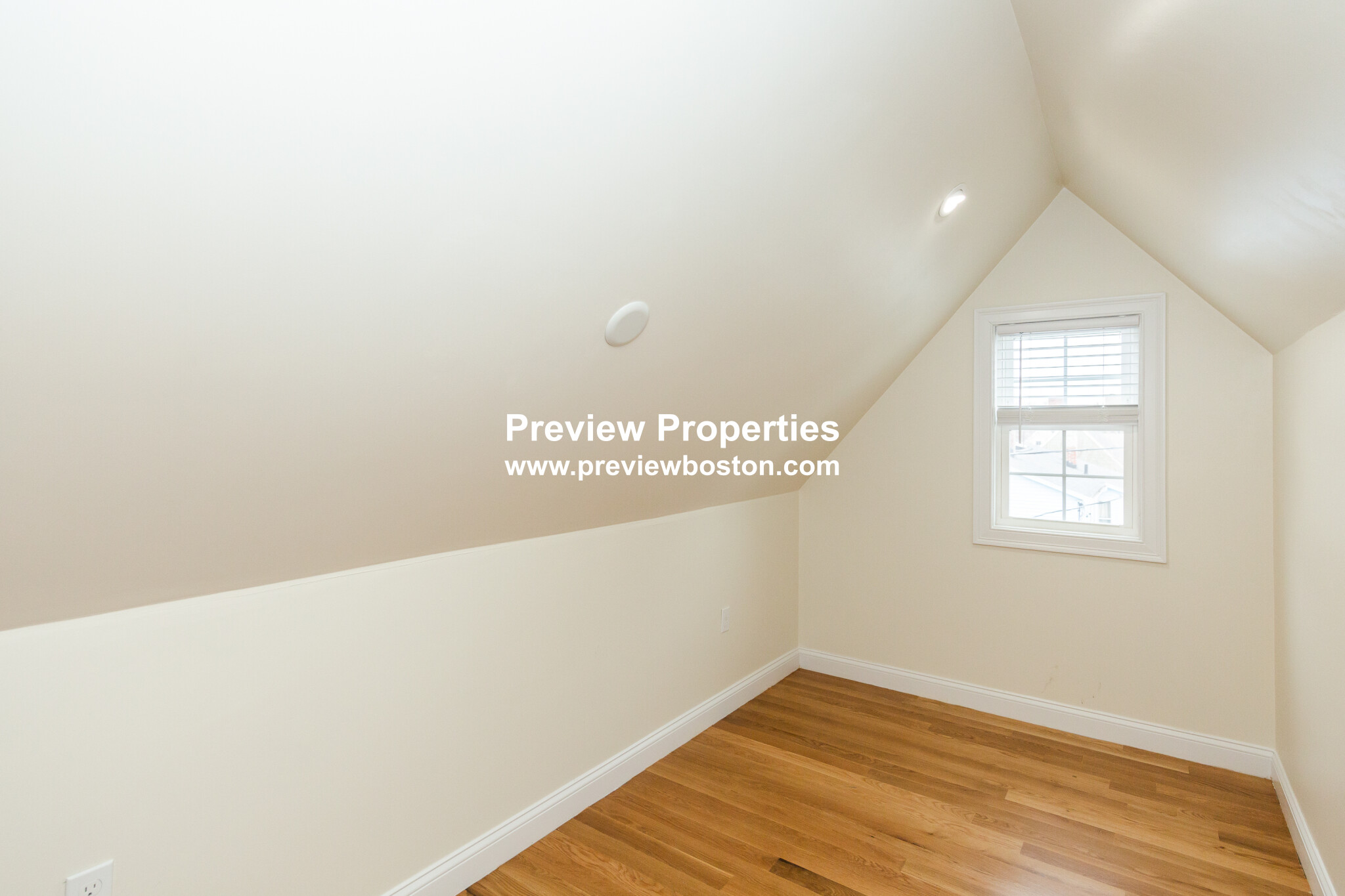 51 Fulton St, Medford