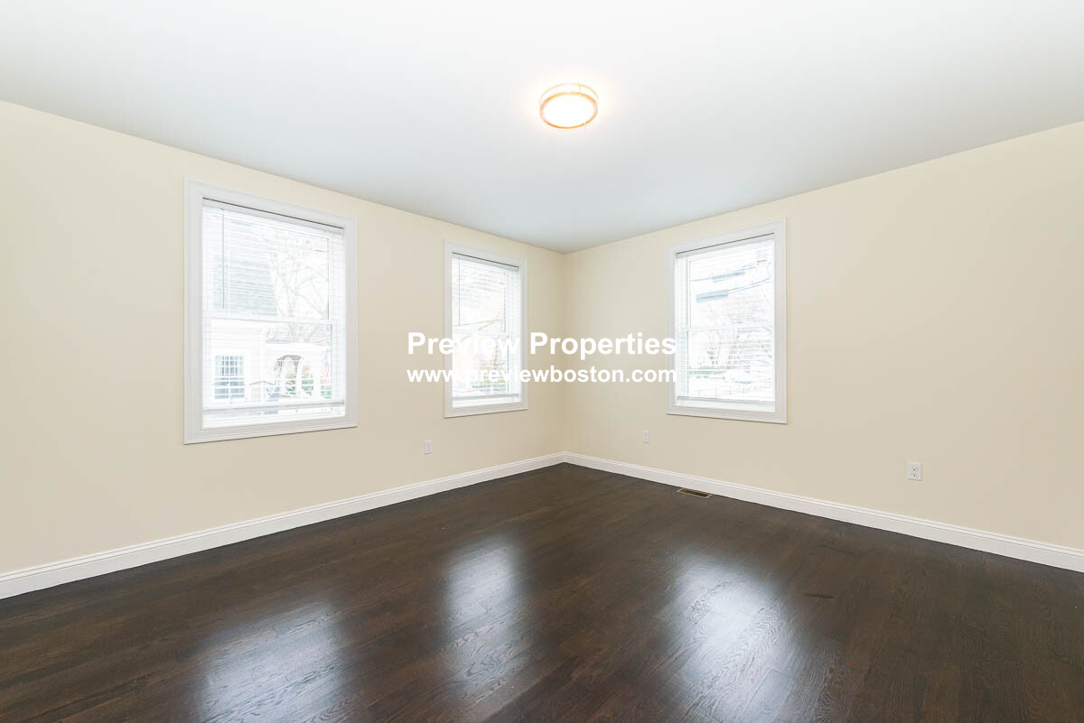 10 Marion St, Medford