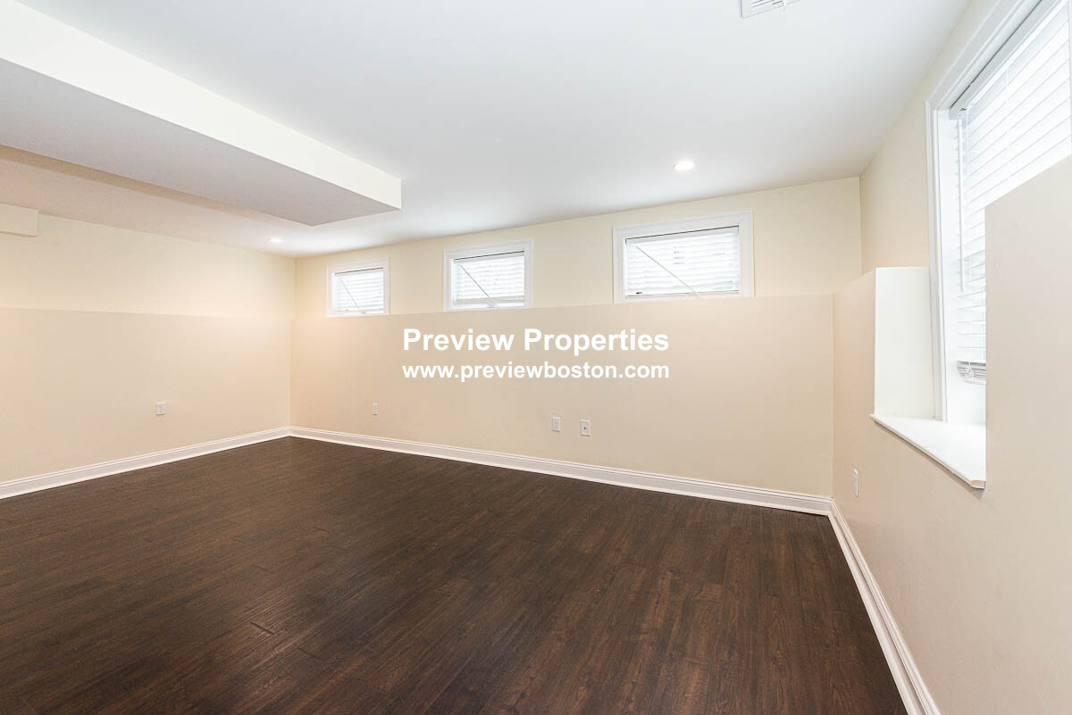 10 Marion St, Medford