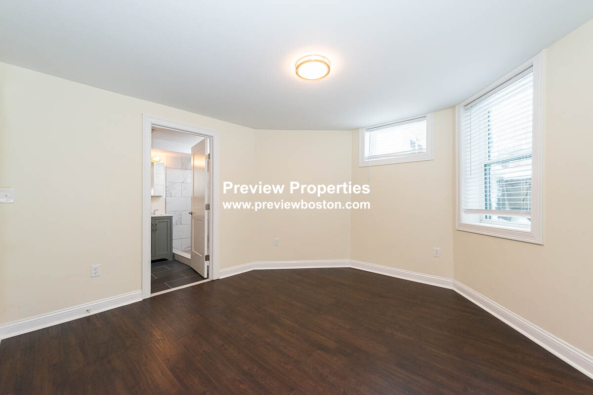 10 Marion St, Medford