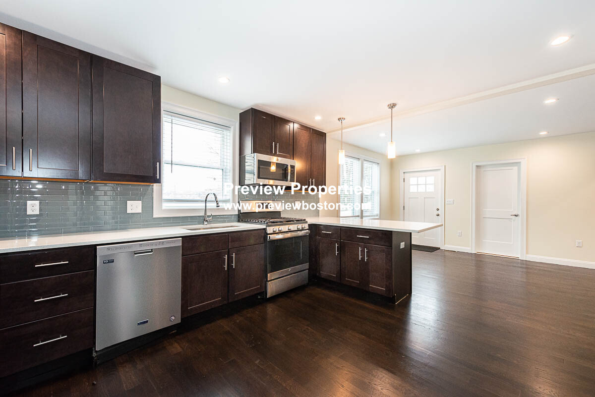 10 Marion St, Medford