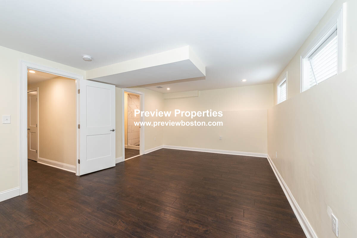 10 Marion St, Medford