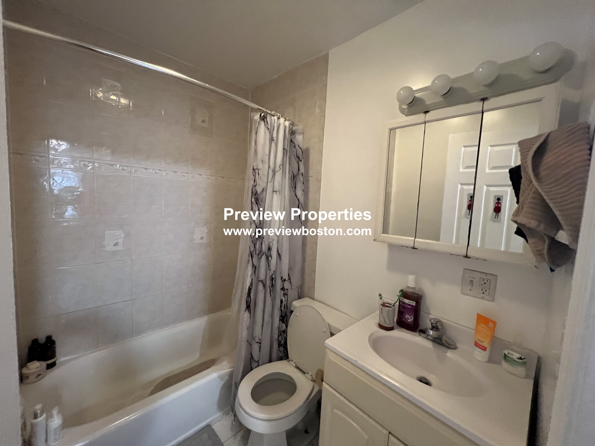 215 Freeman St, Coolidge Corner