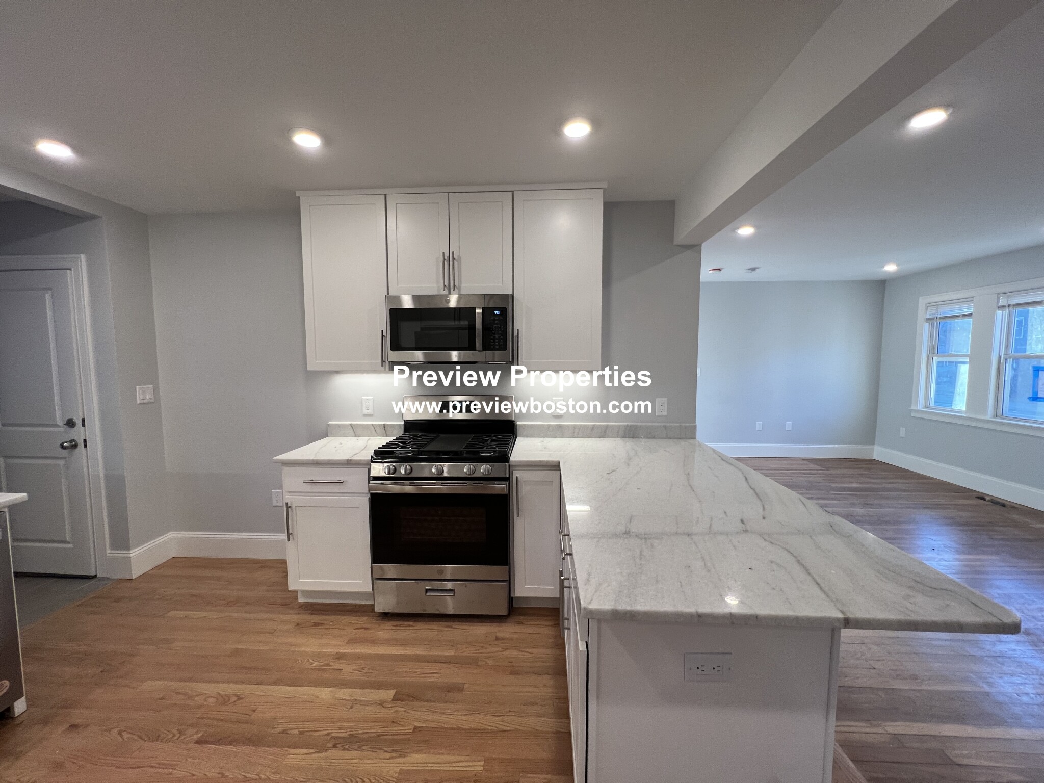 4 bed, 2 bath apartment for rent at 184 Faneuil St Unit 1, Brighton — photo 3 of 22