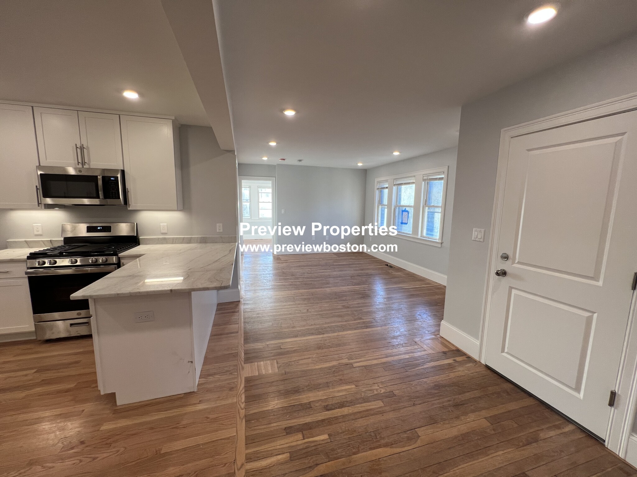 4 bed, 2 bath apartment for rent at 184 Faneuil St Unit 1, Brighton — photo 4 of 22