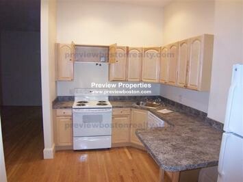 21 Aberdeen St, Fenway